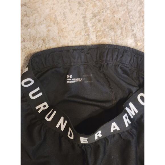 Lot of 4 Activewear Shorts, 3 Nike 1 Under Armour Loose - Picture 5 of 5